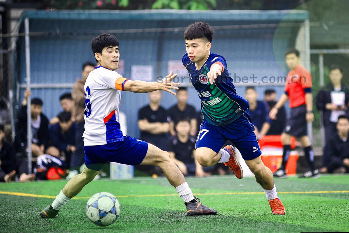 手机、平板与电脑之间同步关注球队和偏好设置的抽象界面